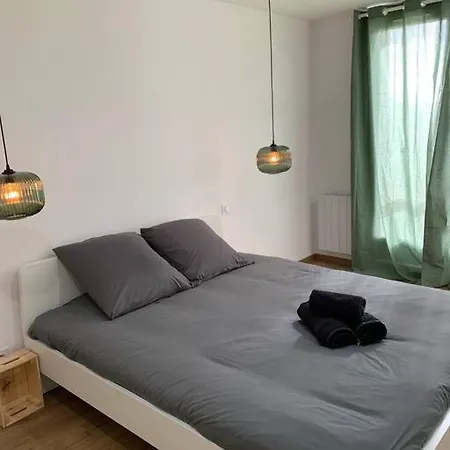 Creme Apartment *